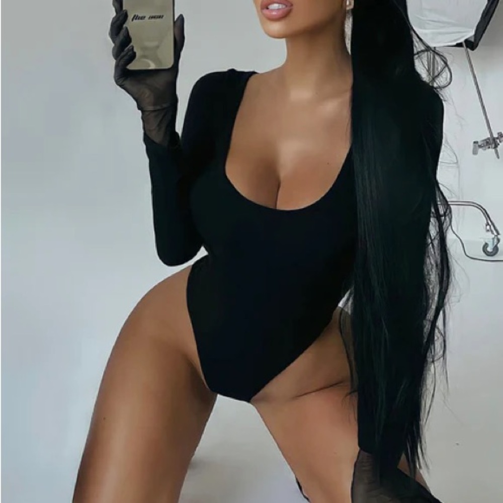 Fashion Nova Black Fitted Long Sleeve Bodysuit